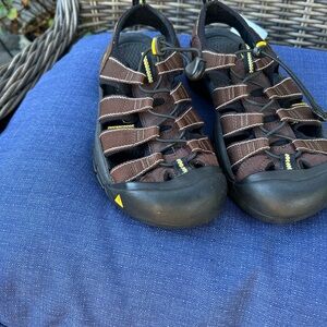 Keen Men's Brown and Black Outdoor Sandals